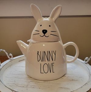 Rae dunn Bunny love tea pot